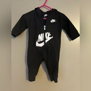 NIKE Onesie- 6M